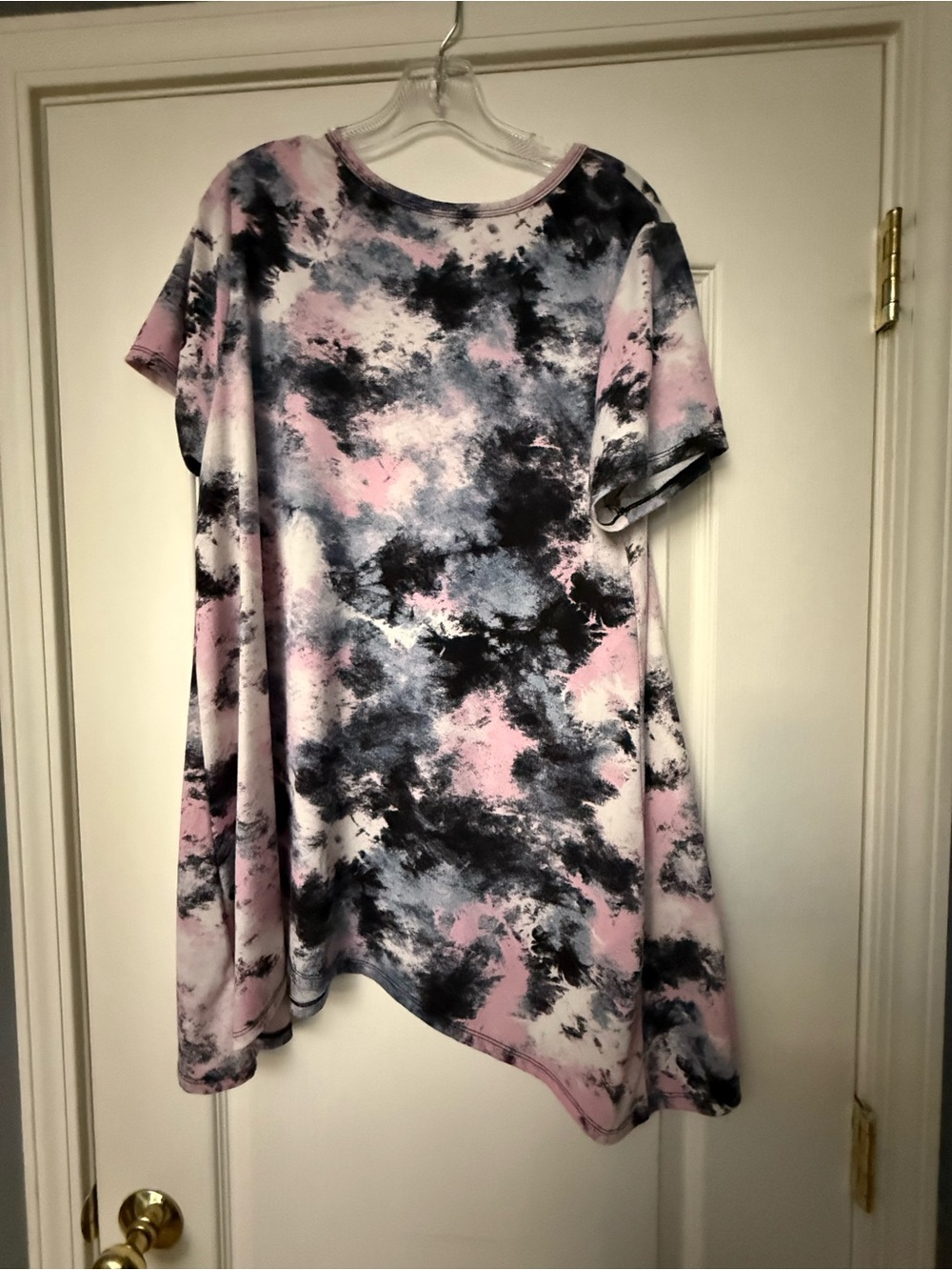 LuLaRoe Rainbow Logo Tee in Yellow, Pink, Purple, Blue & Mint